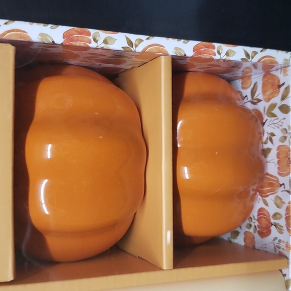 Sand & Fog 2 Pumpkin Candleholders and 4 Tapers Set - Picture 3 of 6